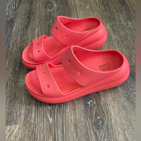 Crocs Platform Sandals - Picture 2 of 4